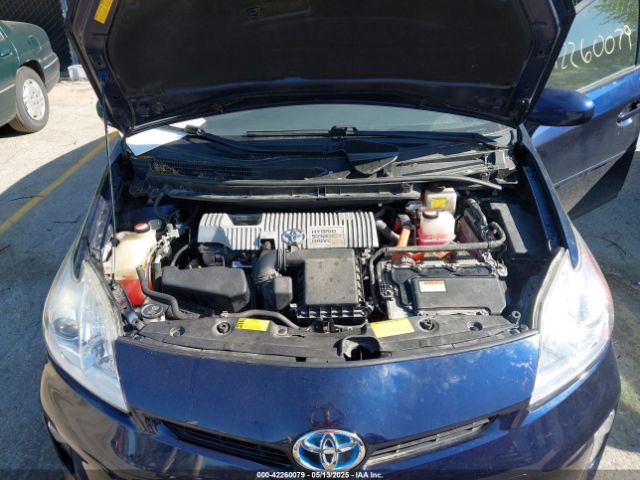 JTDKN3DU2E1814158 Toyota Prius Three
