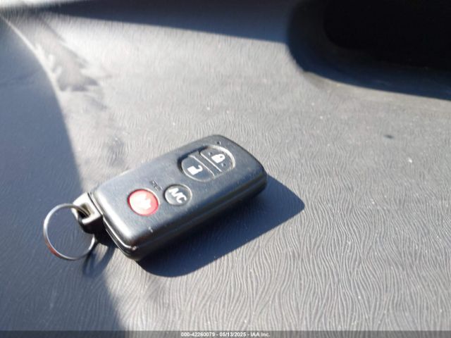 JTDKN3DU2E1814158 Toyota Prius Three