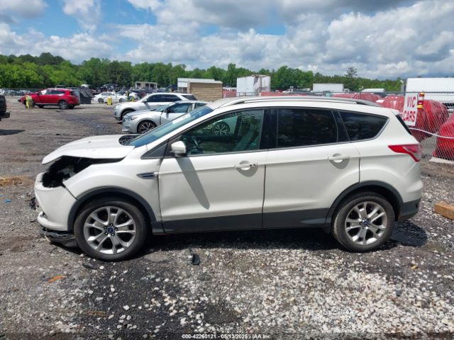 1FMCU0JX9FUA98696 Ford Escape Titanium