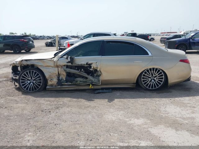 W1K6G7GB0NA083989 Mercedes-Benz m176