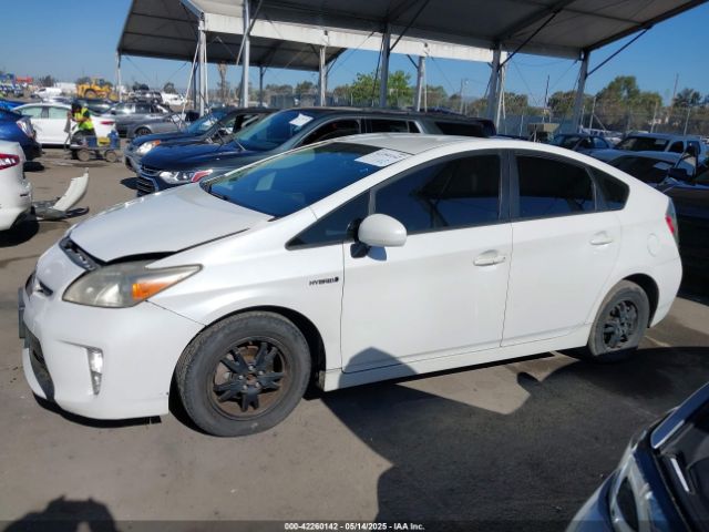 JTDKN3DU6E0388870 Toyota Prius Two