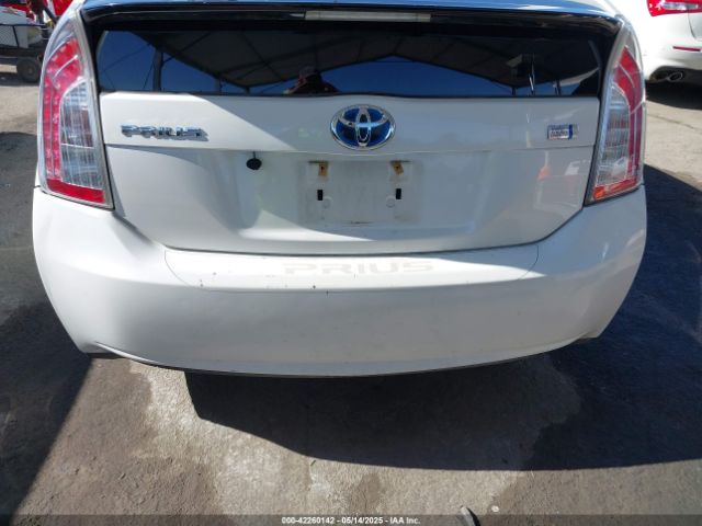 JTDKN3DU6E0388870 Toyota Prius Two