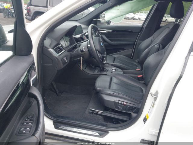 2018 BMW X1 WBXHT3C38J5L31322 Photo 4