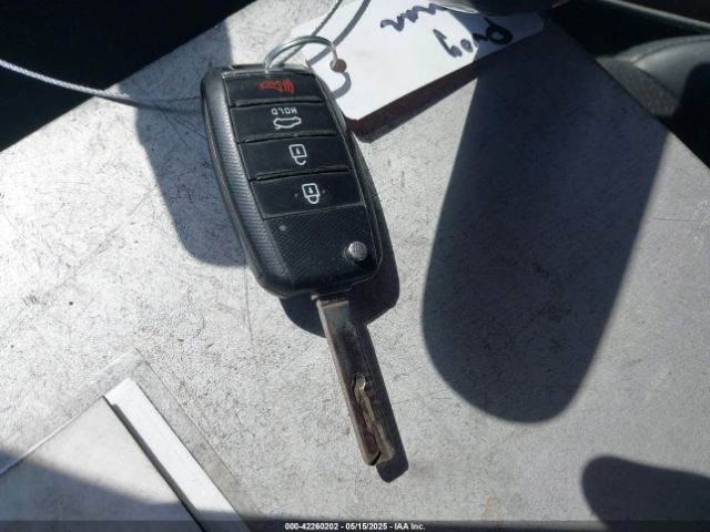 5XXGT4L33JG235933 KIA Optima S