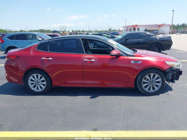5XXGT4L33JG235933 KIA Optima S