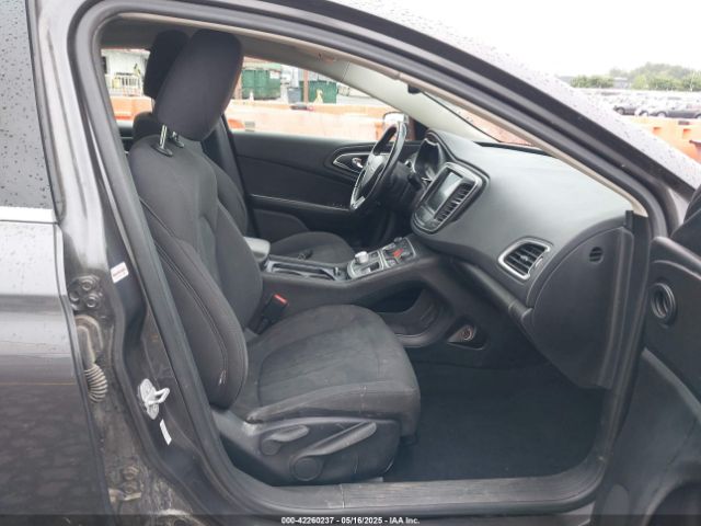 2016 CHRYSLER 200 1C3CCCAB0GN157552 Photo 4