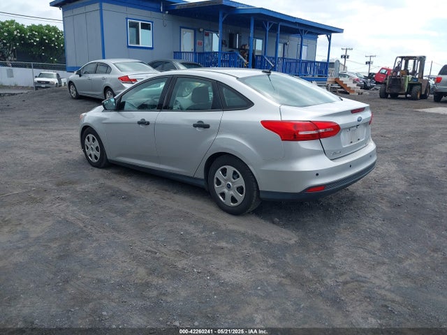 Ford Focus 2016 1FADP3E27GL349051 Image 3