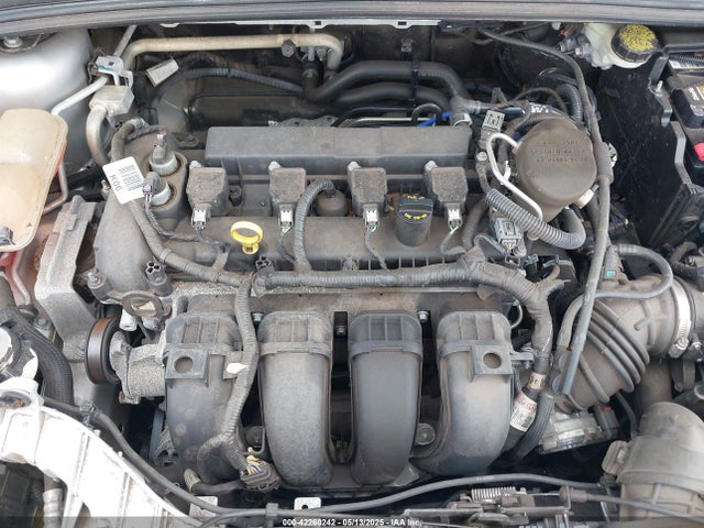 Ford Focus 2016 1FADP3E25GL311186 Image 10