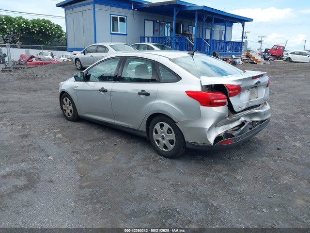 Ford Focus 2016 1FADP3E25GL311186 Image 3