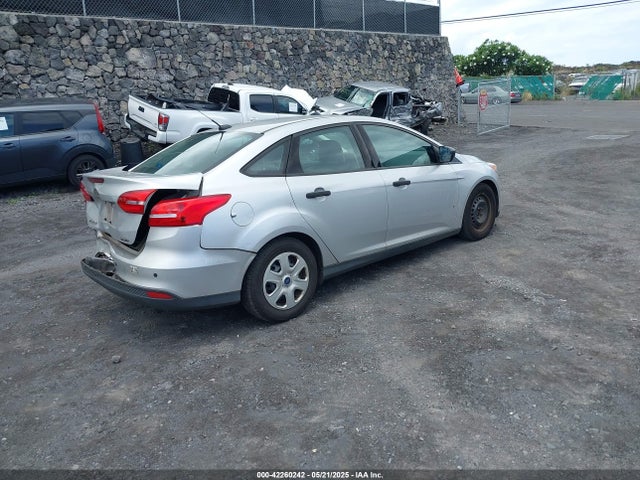 Ford Focus 2016 1FADP3E25GL311186 Image 4