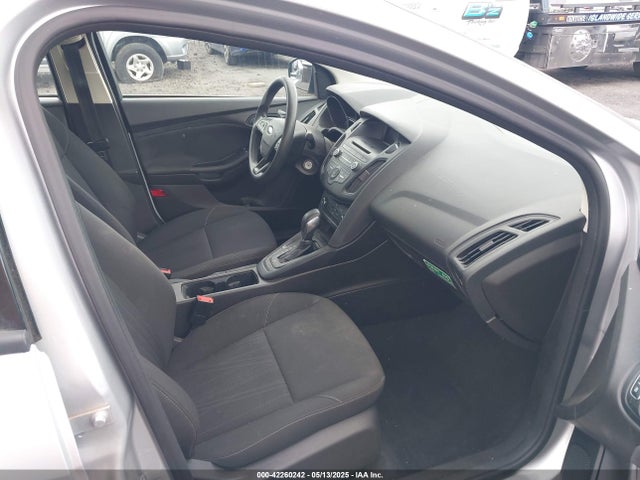 Ford Focus 2016 1FADP3E25GL311186 Image 5