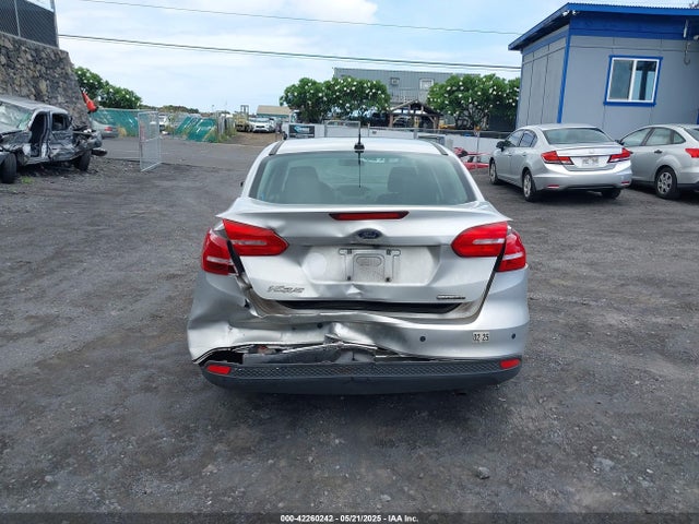 Ford Focus 2016 1FADP3E25GL311186 Image 6
