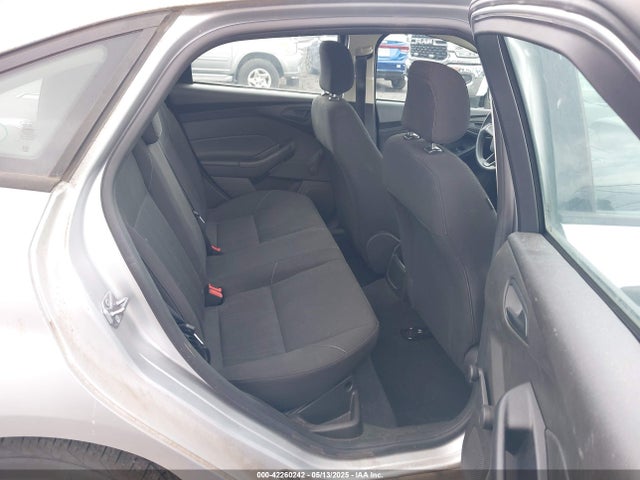 Ford Focus 2016 1FADP3E25GL311186 Image 8