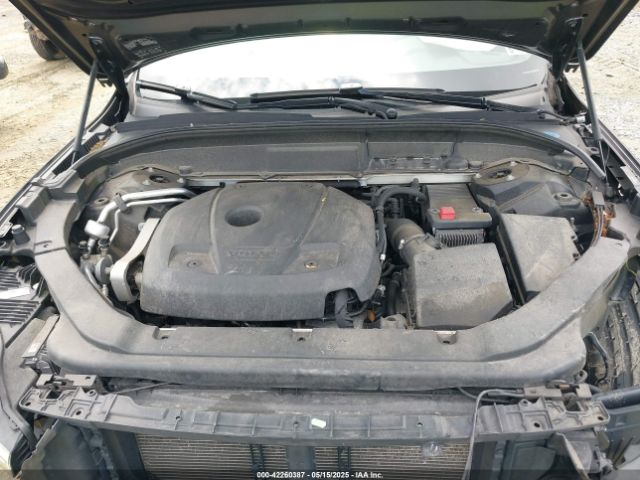 2018 VOLVO XC60 YV4102RKXJ1002352 Photo 9