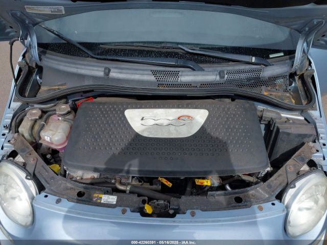 2015 FIAT 500E 3C3CFFGE1FT503214 Photo 9