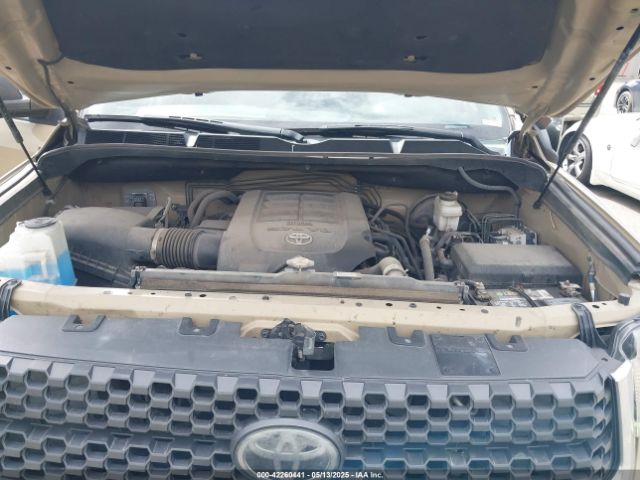5TFUY5F17JX775105 Toyota Tundra Sr5 5.7l V8