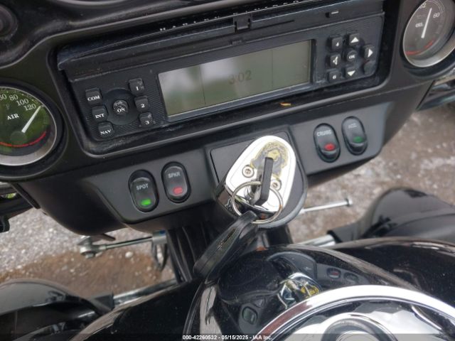 2009 HARLEY-DAVIDSON FLHTCUTG 1HD1MAM1X9Y851902 Photo 10