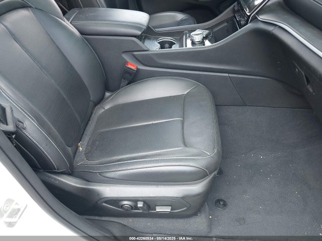 1C4RJJBG4P8879860 Jeep GRAND CHEROKEE L