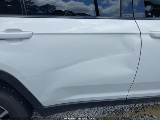 1C4RJJBG4P8879860 Jeep GRAND CHEROKEE L