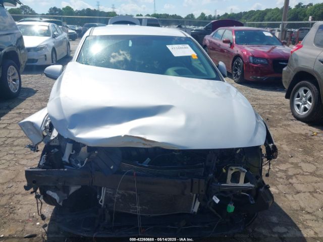 KMHH35LE0JU027381 Hyundai ELANTRA GT