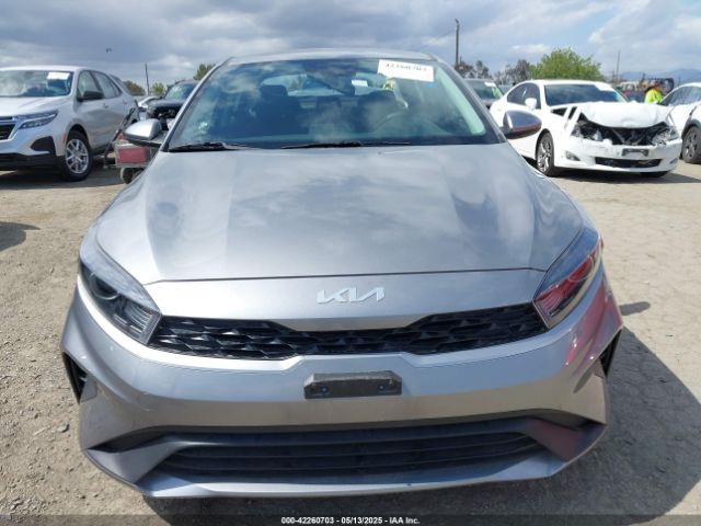 3KPF24AD3PE617505 KIA Forte Lxs