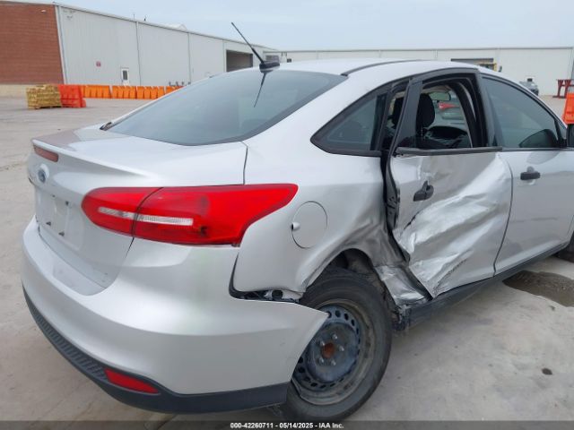 1FADP3E28HL210368 Ford FOCUS S