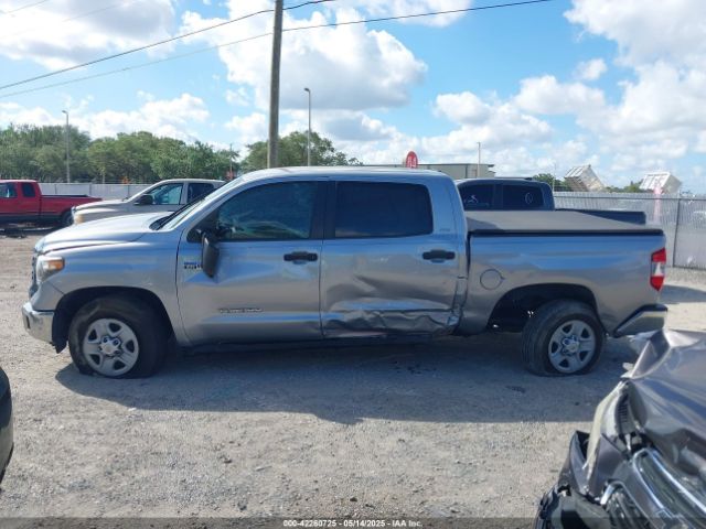 5TFEY5F12JX239294 Toyota Tundra Sr5 5.7l V8