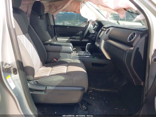 5TFEY5F12JX239294 Toyota Tundra Sr5 5.7l V8
