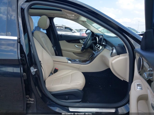 WDDWF4JB2HR307683 Mercedes-Benz C-Class