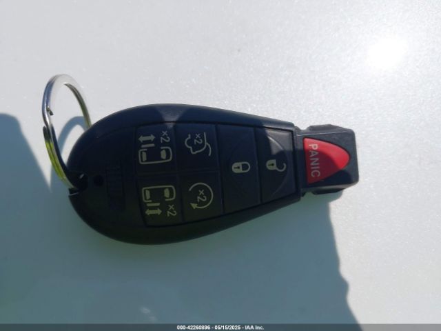 2C4RC1CG9FR672568 Chrysler Town & Country Touring-l
