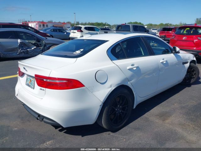 2017 JAGUAR XE SAJAR4BG4HA978391 Photo 3