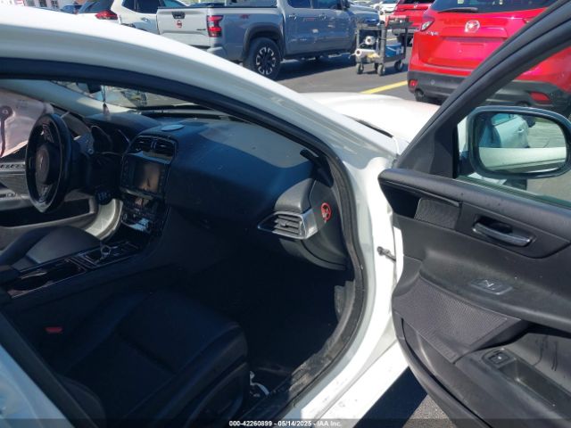 2017 JAGUAR XE SAJAR4BG4HA978391 Photo 4