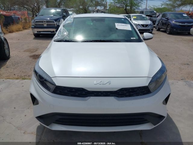 3KPF24AD8NE482132 KIA Forte Lxs