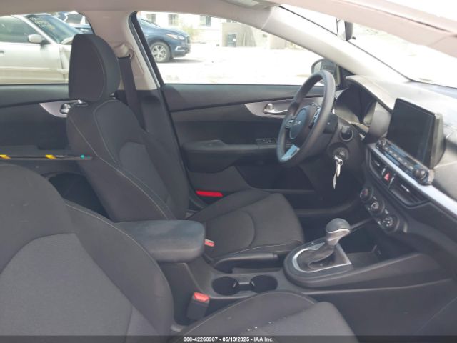 3KPF24AD8NE482132 KIA Forte Lxs