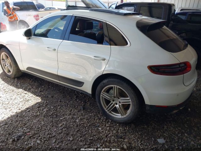 2015 PORSCHE MACAN WP1AB2A50FLB64939 Photo 2