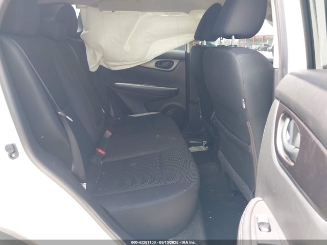JN1BJ1CP8JW103897 Nissan Rogue Sport S