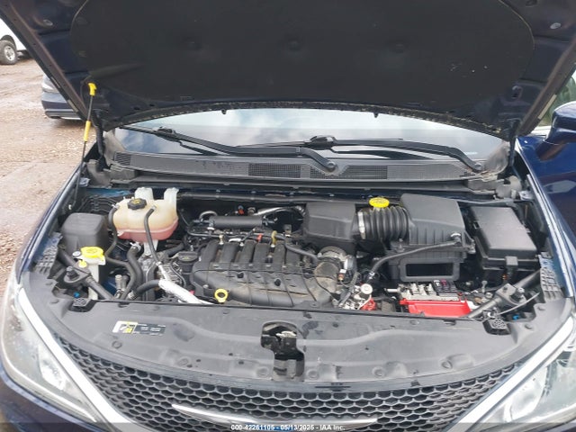 2C4RC1FG9JR261689 Chrysler Pacifica Touring Plus
