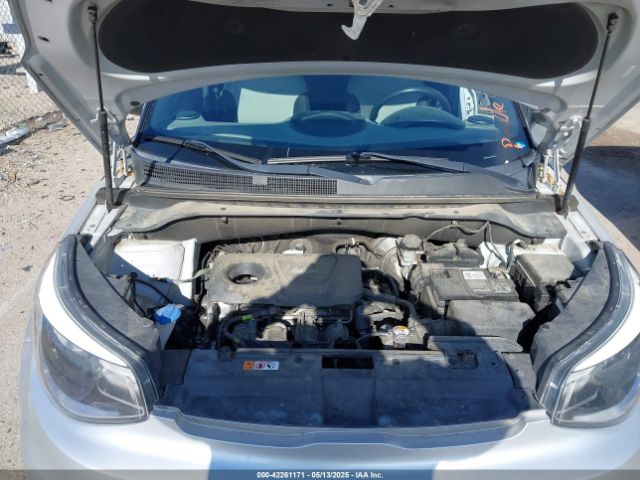 KNDJN2A2XH7471660 KIA Soul