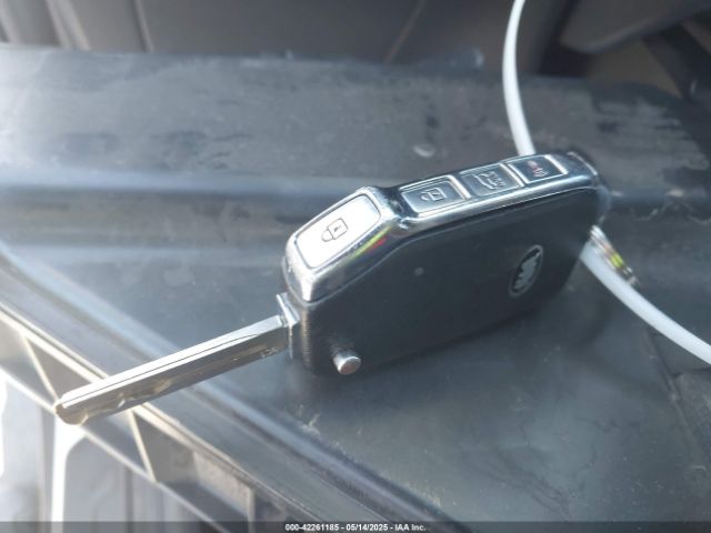 KNDPMCAC8M7914622 KIA Sportage Lx