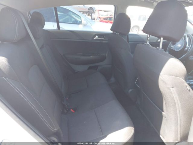 KNDPMCAC8M7914622 KIA Sportage Lx
