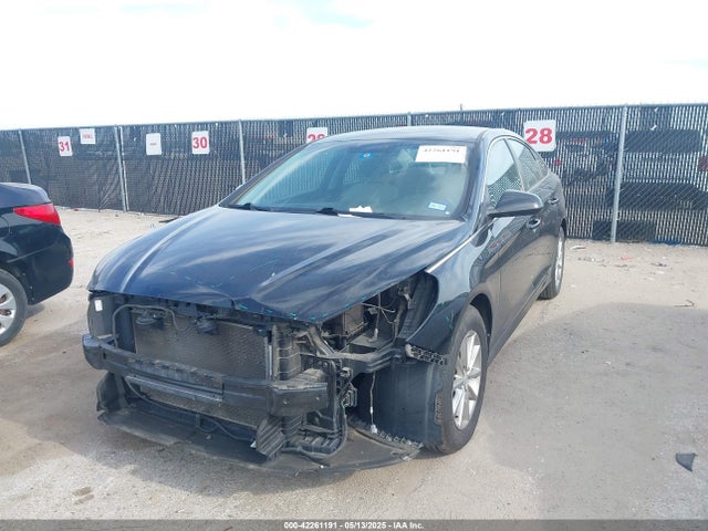 5NPE24AF1JH700334 Hyundai SONATA SE
