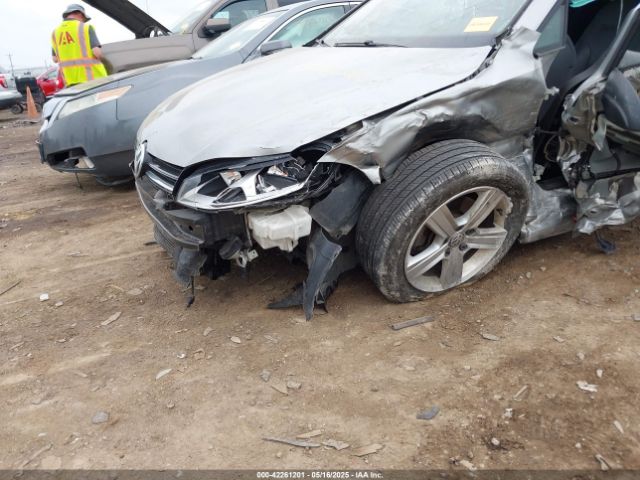 3VWRA7AU0FM077582 Volkswagen Golf Tdi S 4-door