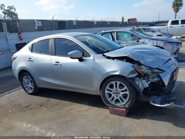 3MYDLBYV2JY303634 Toyota YARIS IA