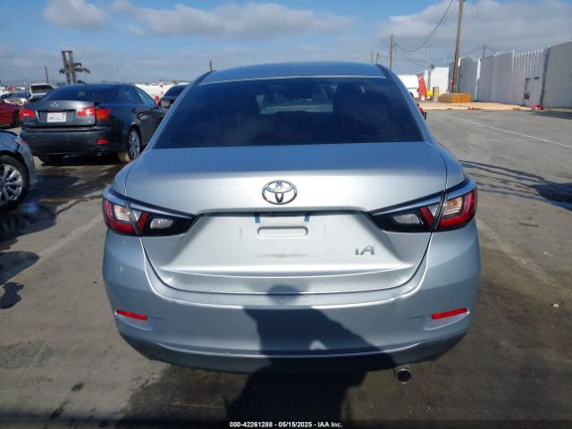 3MYDLBYV2JY303634 Toyota YARIS IA