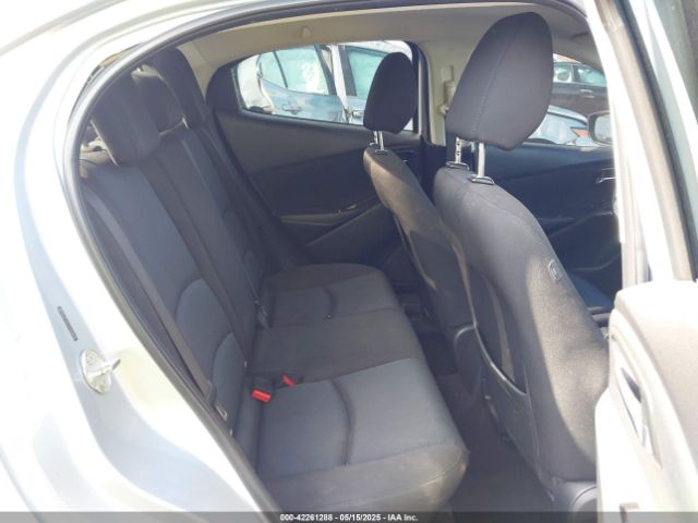 3MYDLBYV2JY303634 Toyota YARIS IA