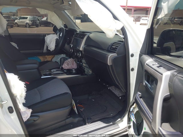 JTEMU5JR9N6040321 Toyota 4RUNNER SR5