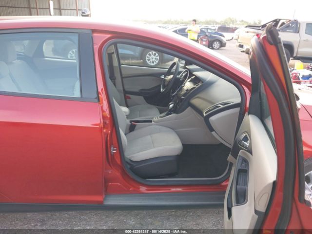 1FADP3K23JL286574 Ford FOCUS SE