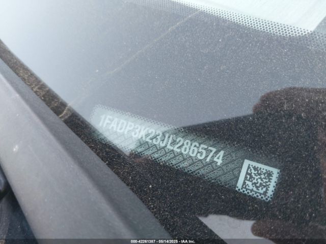 1FADP3K23JL286574 Ford FOCUS SE