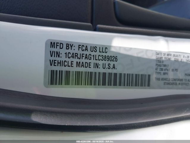 1C4RJFAG1LC389026 Jeep Grand Cherokee Laredo E 4x4