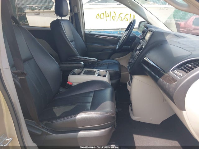 2C4RC1BG5ER178031 Chrysler Town & Country Touring